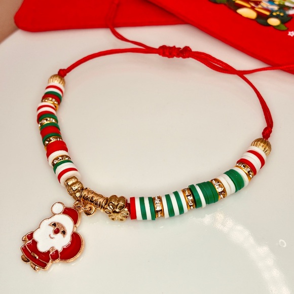 🎄DEAL Handmade Festive Enamel Santa Charm Beaded Adjustable Christmas Bracelet - Picture 1 of 8